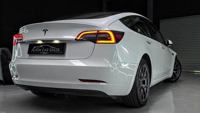 Tesla Model 3 2021