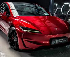 Tesla Model 3 2024