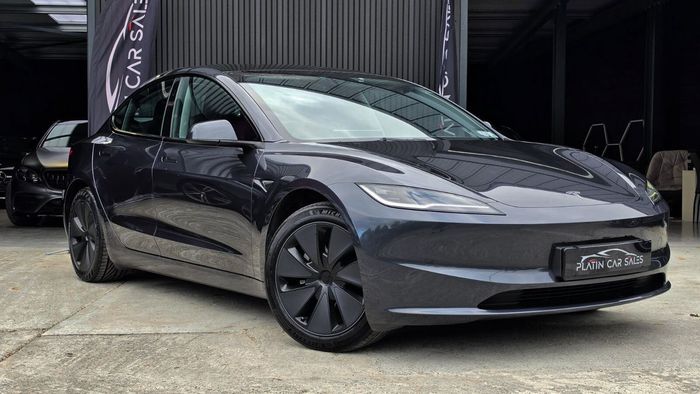 Tesla Model 3 2024