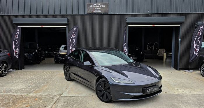 Tesla Model 3 2024