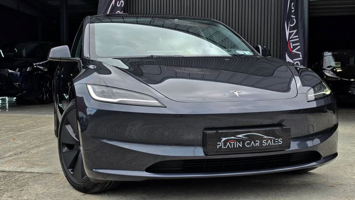 Tesla Model 3 2024