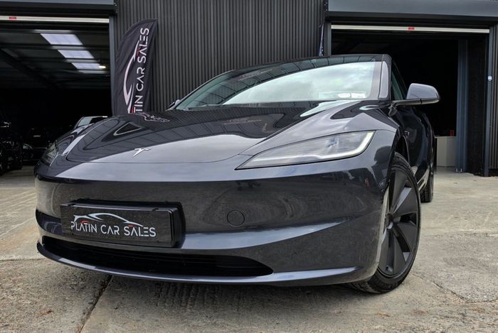 Tesla Model 3 2024