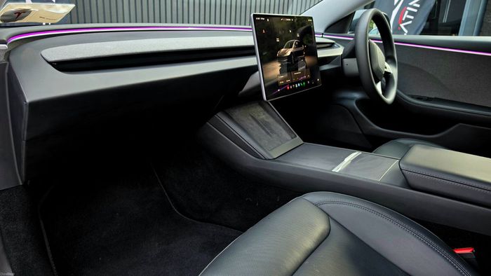 Tesla Model 3 2024