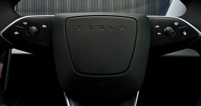 Tesla Model 3 2024