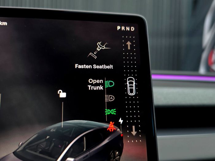 Tesla Model 3 2024