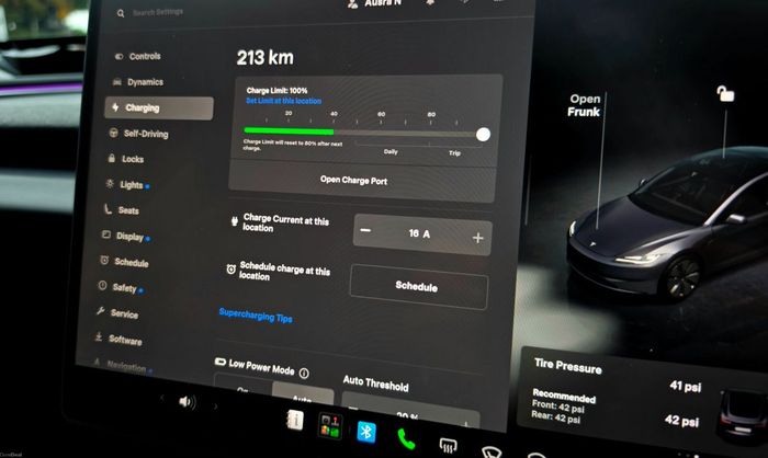 Tesla Model 3 2024