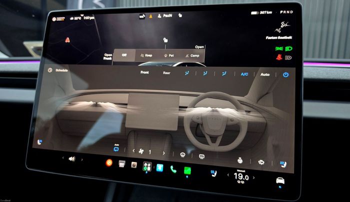 Tesla Model 3 2024