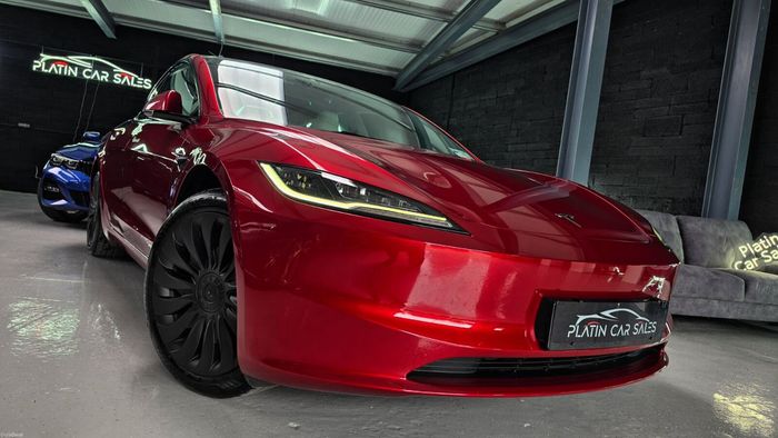 Tesla Model 3 2024