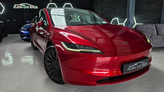 Tesla Model 3 2024