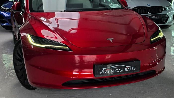Tesla Model 3 2024