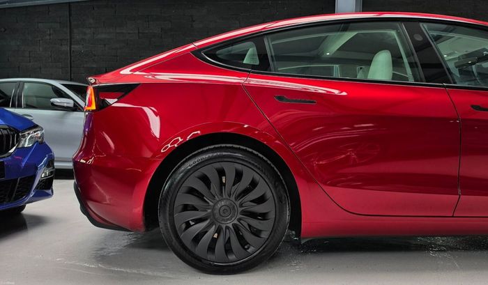 Tesla Model 3 2024