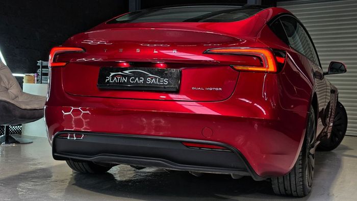 Tesla Model 3 2024