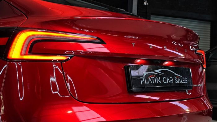 Tesla Model 3 2024