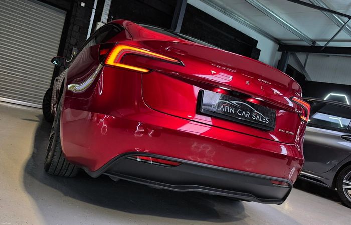 Tesla Model 3 2024
