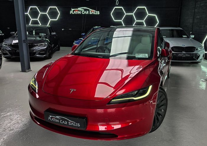 Tesla Model 3 2024