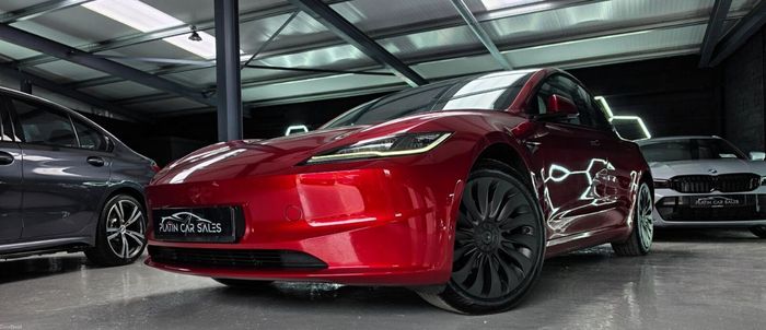Tesla Model 3 2024