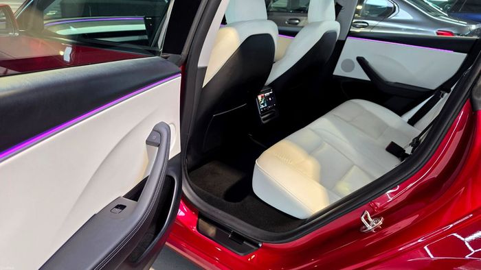 Tesla Model 3 2024