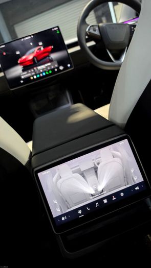 Tesla Model 3 2024