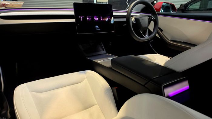 Tesla Model 3 2024