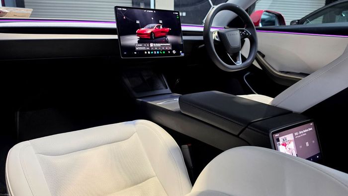 Tesla Model 3 2024