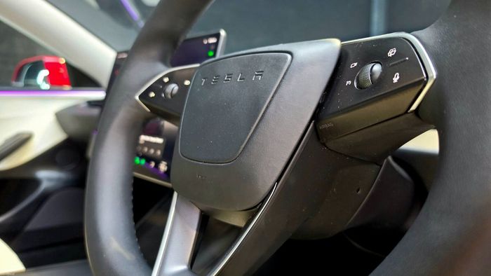 Tesla Model 3 2024