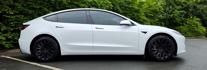 Tesla Model 3 2025