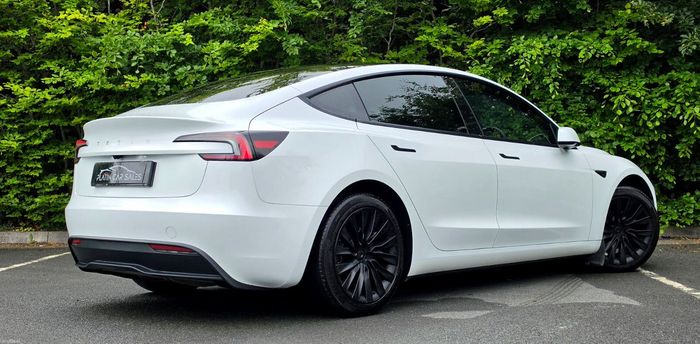 Tesla Model 3 2025