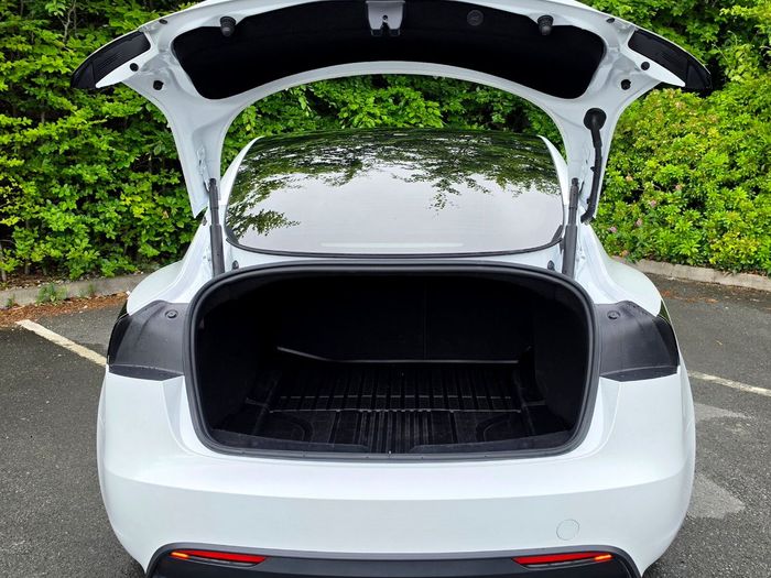 Tesla Model 3 2025