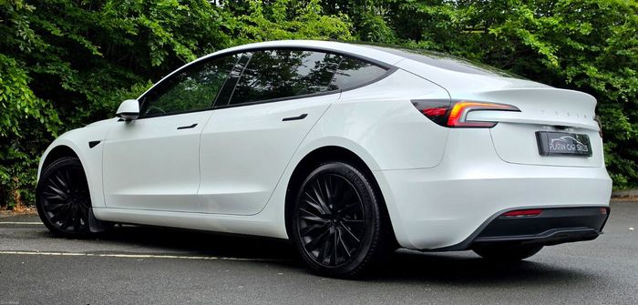 Tesla Model 3 2025