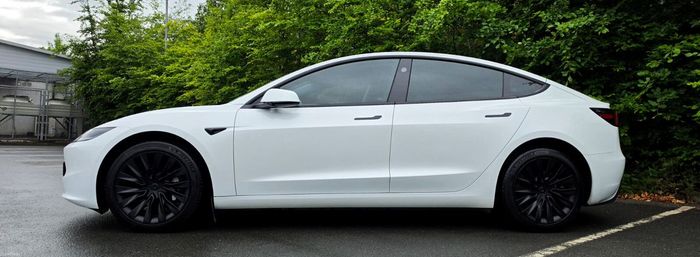 Tesla Model 3 2025