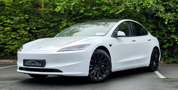 Tesla Model 3 2025