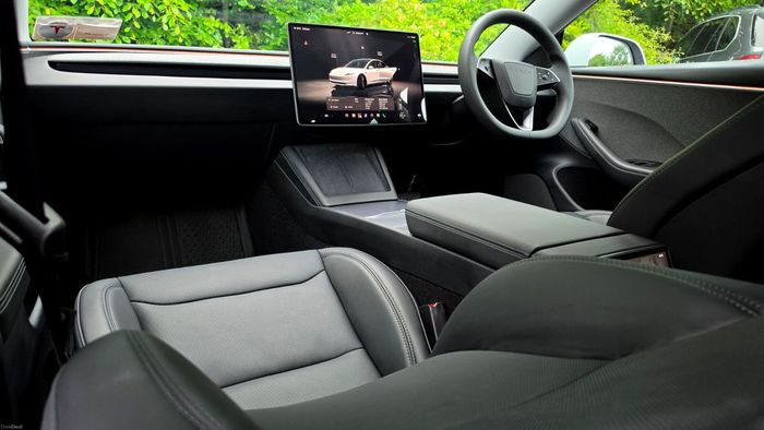 Tesla Model 3 2025