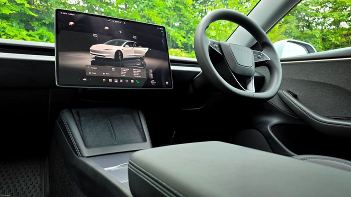 Tesla Model 3 2025