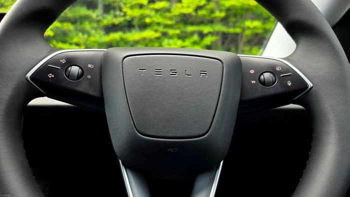 Tesla Model 3 2025