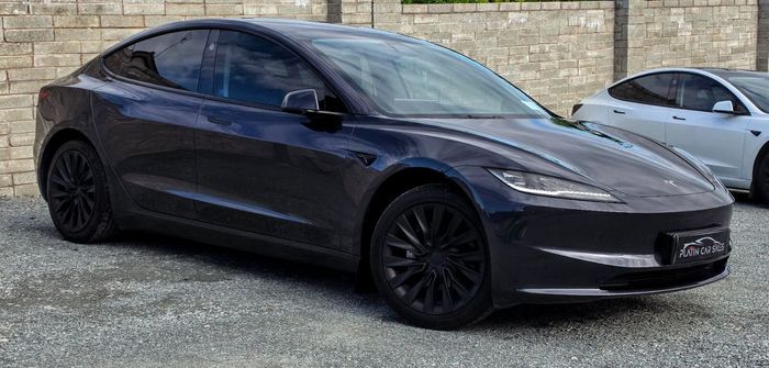 Tesla Model 3 2024