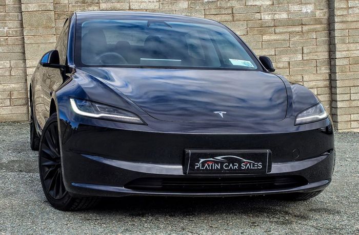 Tesla Model 3 2024