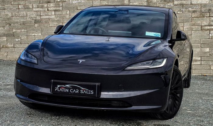 Tesla Model 3 2024