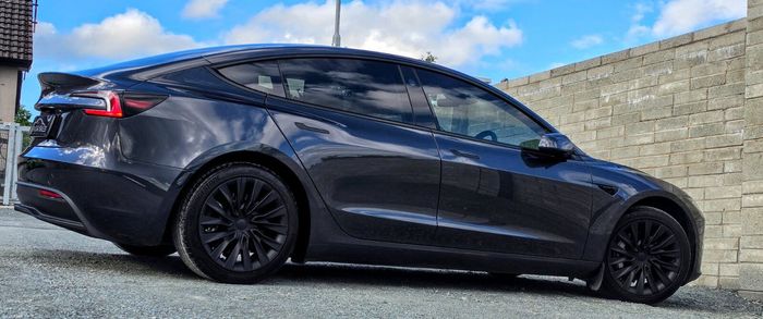 Tesla Model 3 2024