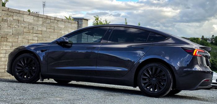Tesla Model 3 2024