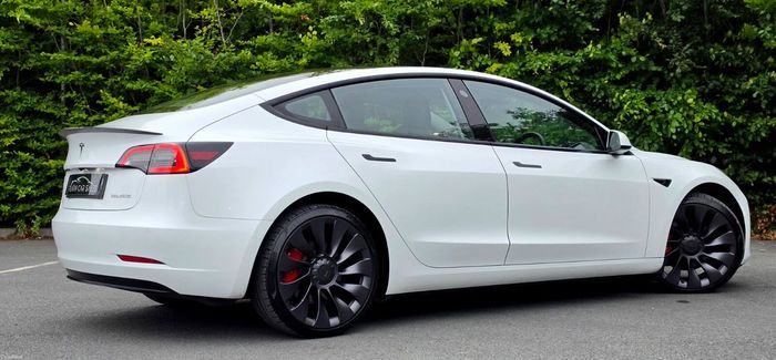 Tesla Model 3 2022