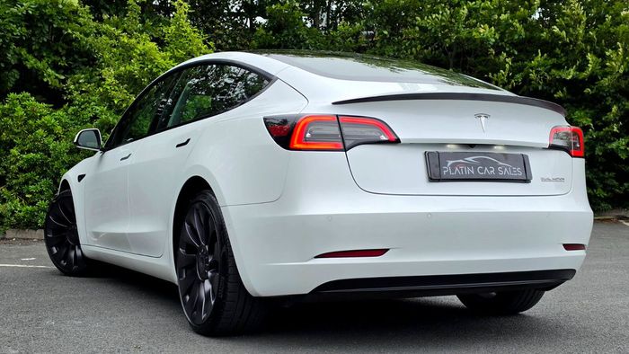 Tesla Model 3 2022