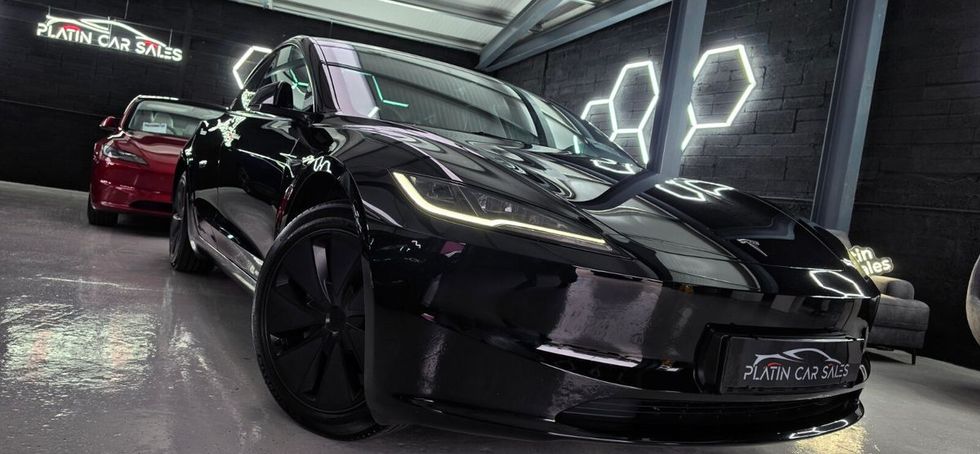 Tesla Model 3 2024