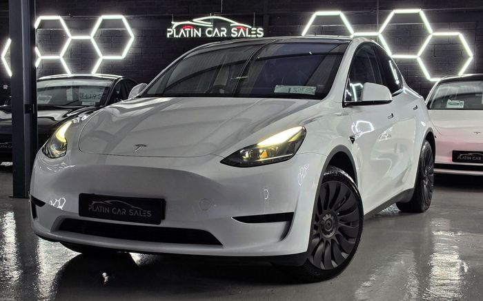 Tesla Model Y 2023
