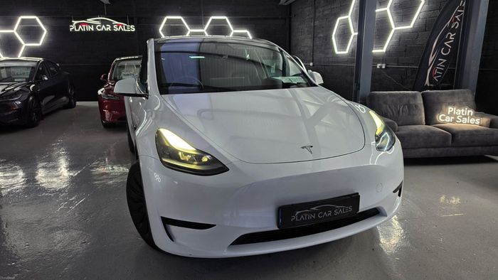 Tesla Model Y 2023