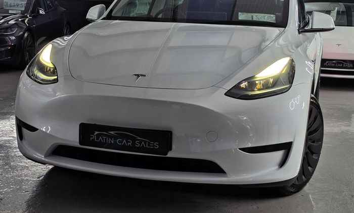 Tesla Model Y 2023