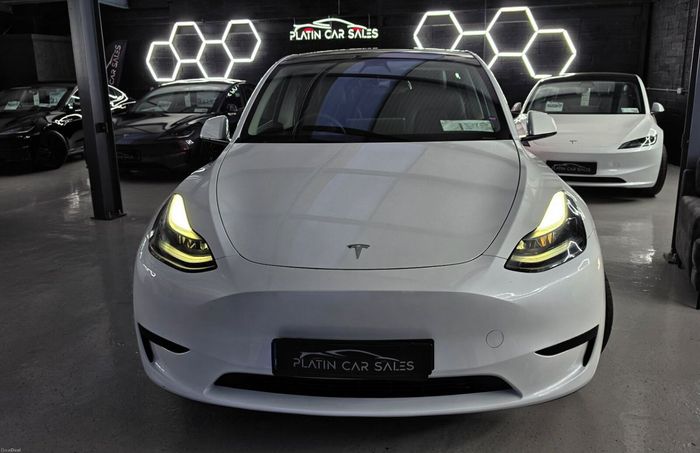 Tesla Model Y 2023