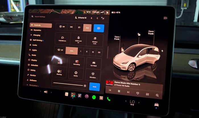 Tesla Model Y 2023