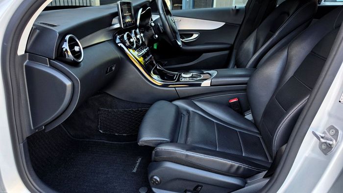 Mercedes-Benz C-Class 2018
