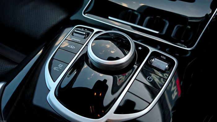 Mercedes-Benz C-Class 2018