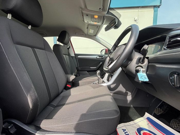 Volkswagen T-Roc 2023